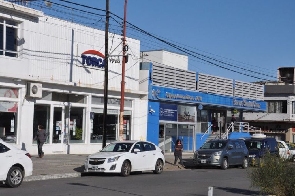 Imagen actual de la zona comercial de Caleta Olivia.