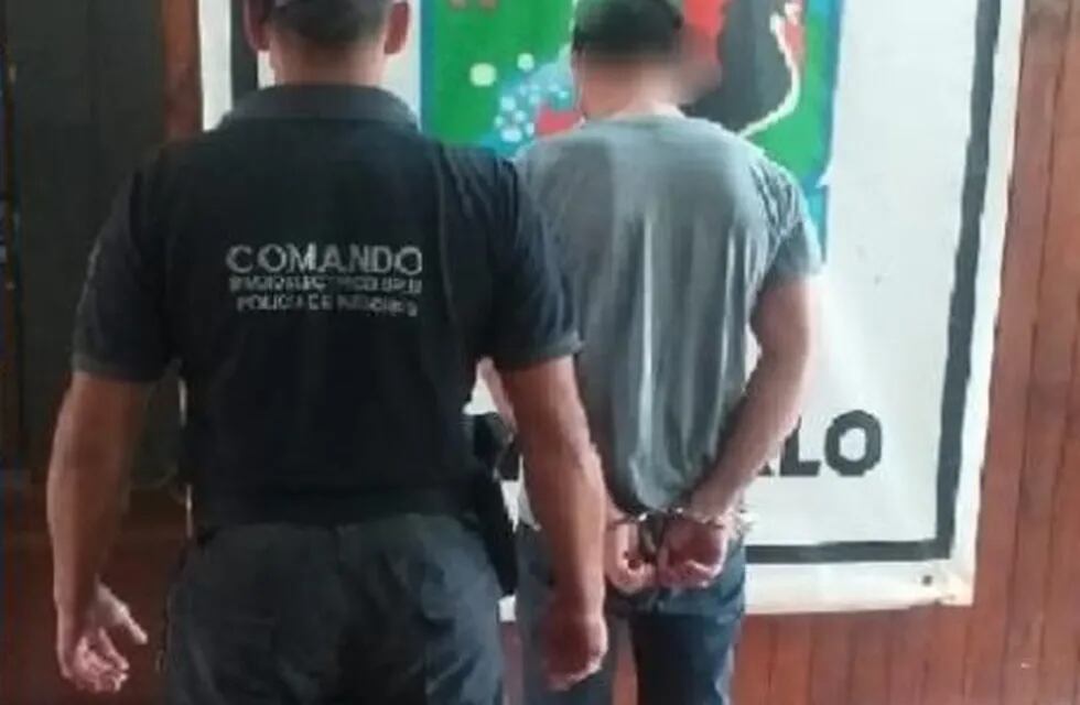 Un individuo terminó detenido tras ejercer violencia contra sus padres en Montecarlo.