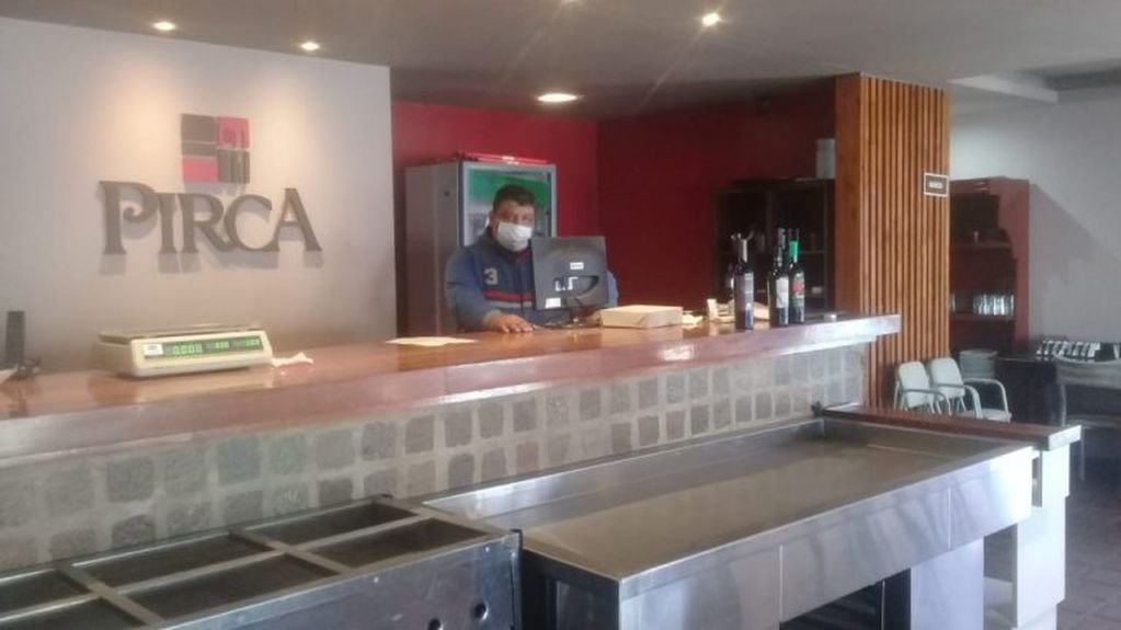 Abrieron los restaurantes en Arroyito con poca concurrencia