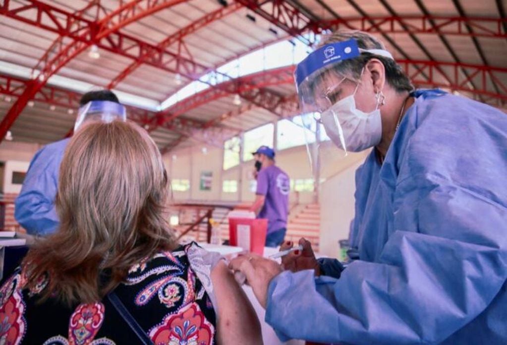 Vacunación contra el coronavirus: empieza la inscripción para el personal educativo en todo el país