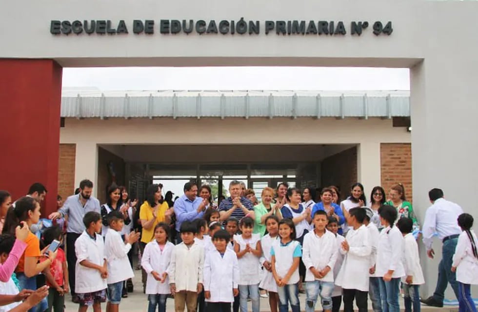 El Gobernador del Chaco inauguró otras dos escuelas.