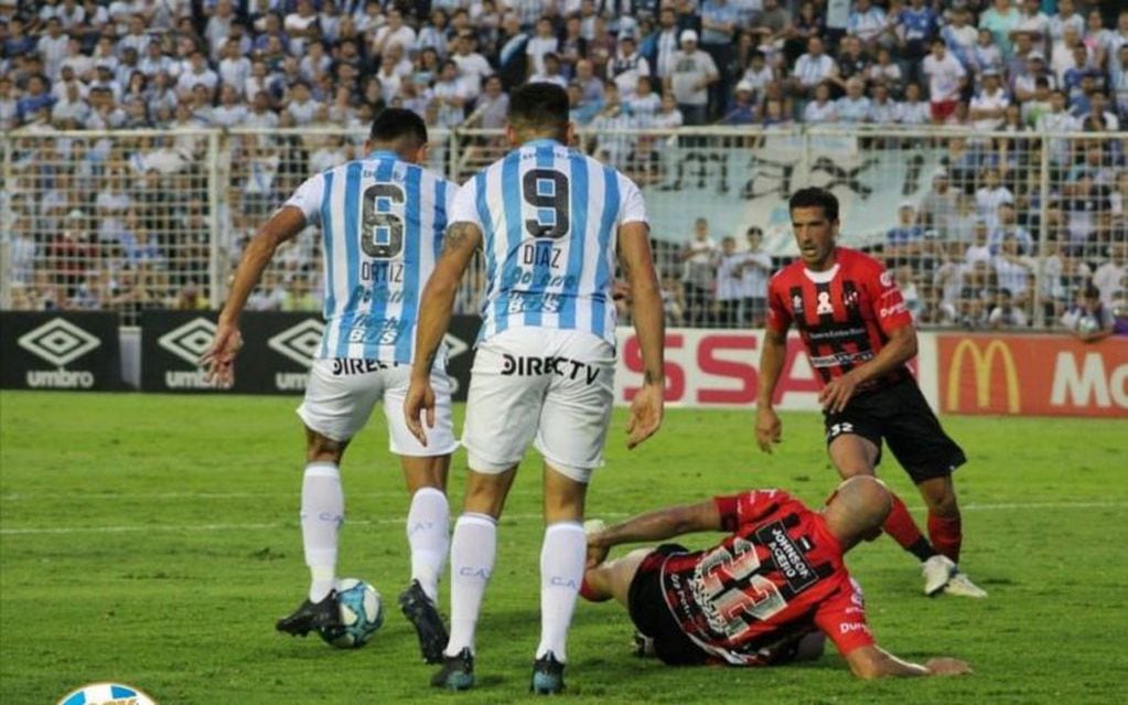 Atlético Tucumán 2 - Patronato 0 ( Foto: Soy Decano)