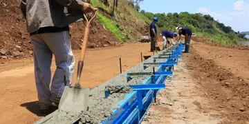 Comenzó el avance de las obras de la avenida costanera en la localidad de Puerto Piray.