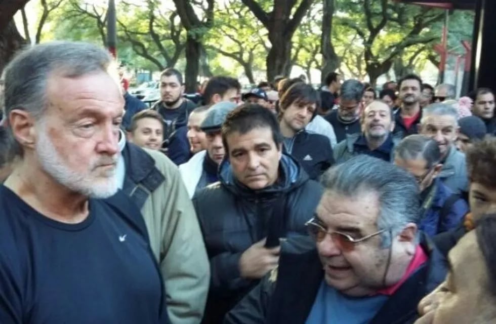 Bielsa se reunión con los opositores de cara a la asamblea del 28 de marzo