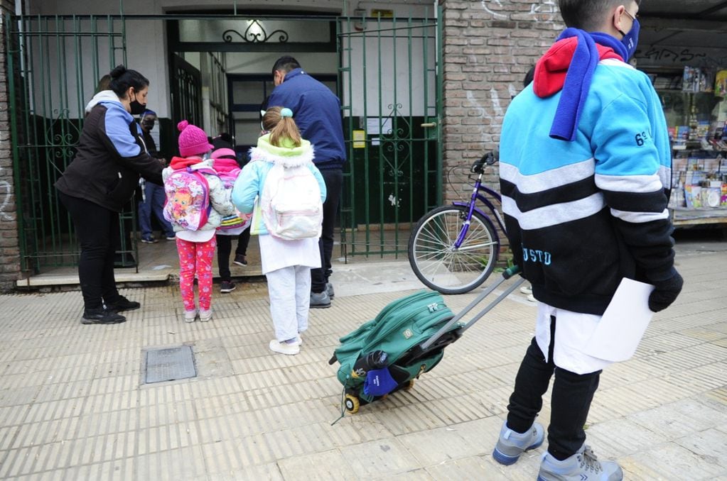 Millones de alumnos regresaron a clases presenciales en provincia de Buenos Aires tras las vacaciones de invierno.