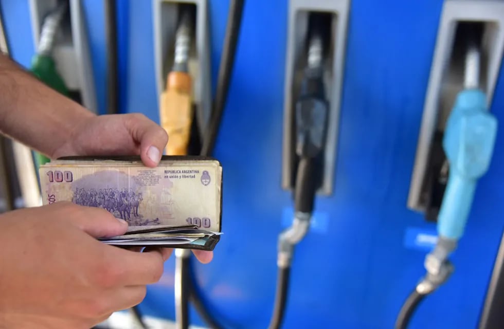 Los combustibles son una parte muy importante en los costos de mantenimiento de un auto. (Nicolás Bravo)