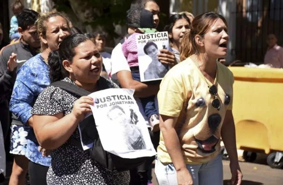 Familiares de Johnatan Ramírez marcharon para pedir justicia. (Foto: Nicolas Oliynek).
