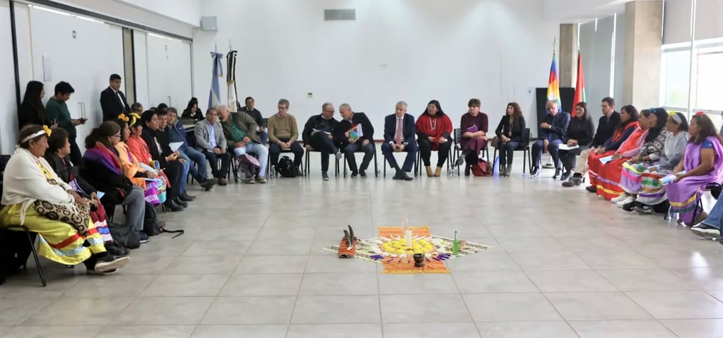 En el transcurso de varias reuniones, unas setenta comunidades originarias de Jujuy intercambiaron puntos de vista con el gobernador Morales y miembros de su gabinete.