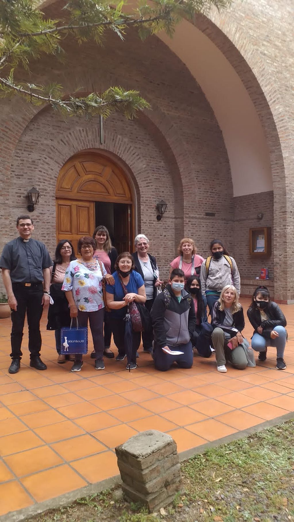 Pérez: desde la Parroquia Nuestra Señora del Carmen visitaron a las Carmelitas de Pueblo Esther (Guillermo Cetera)