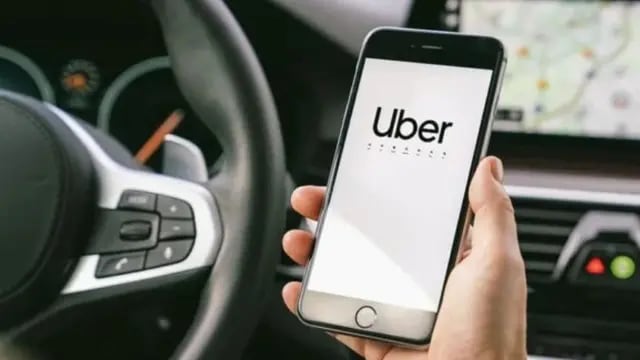 Avanza la regulación que podría permitir el uso de Uber en Posadas
