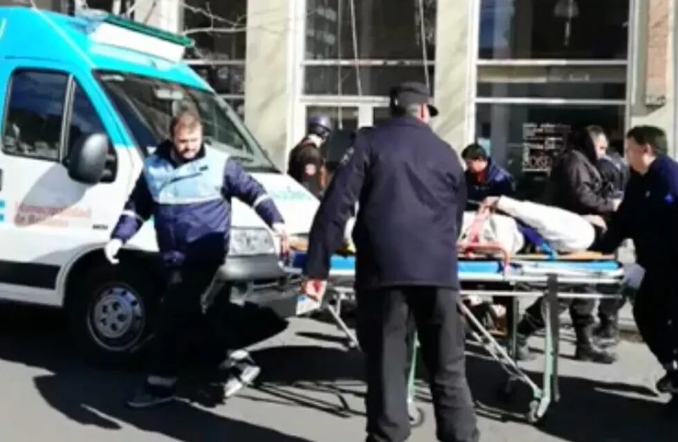 Una mujer fue trasladada con heridas leves a un hospital. (El Tres)