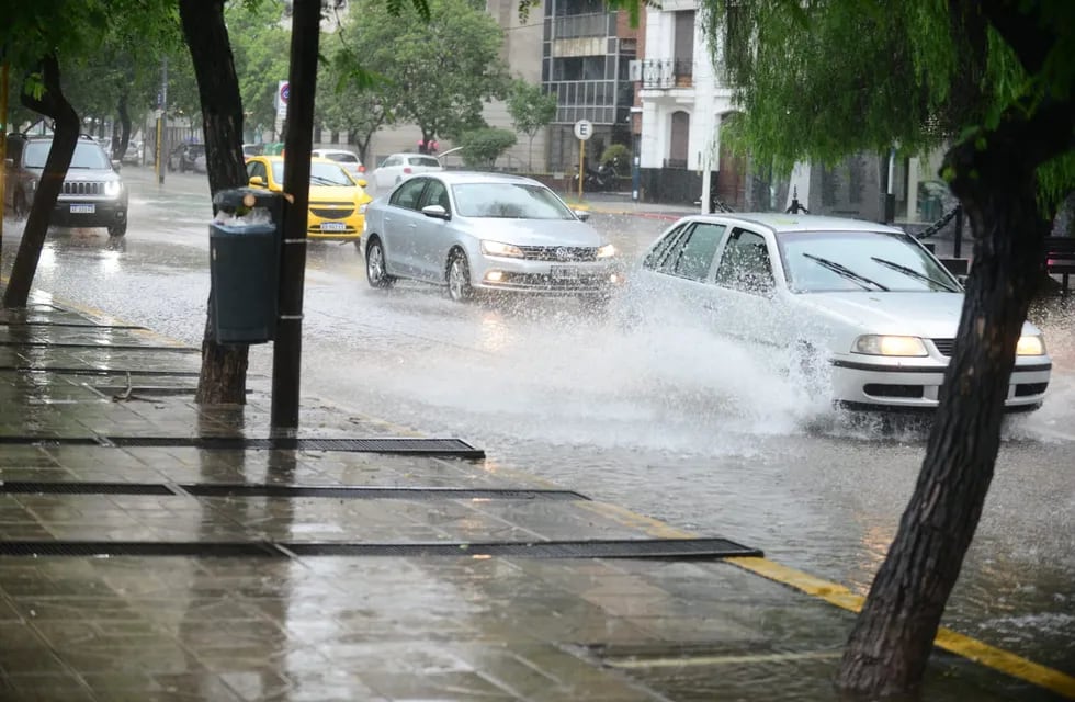 Lluvia en Córdoba este sábado 19 de febrero (José Hernández / La Voz).