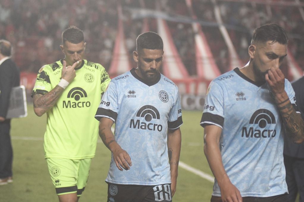 El Pirata no tuvo su mejor noche y cayó goleado ante Argentinos Juniors, en La Paternal. (Federico López Claro / La Voz)