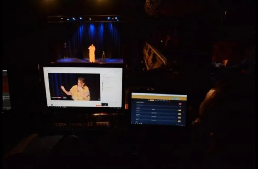 El Ministerio de Cultura de Santa Fe estrenó el streaming de espectáculos teatrales empleando el escenario de la Sala Lavarden. (Facebook)