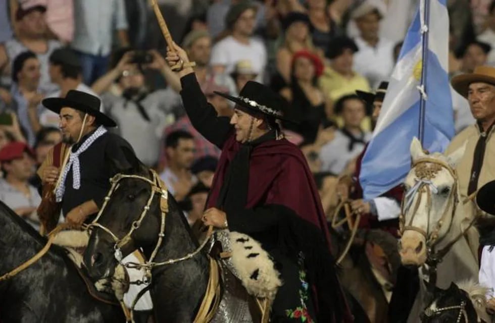 El Chaqueño Palavecino a caballo, en Jesús María.