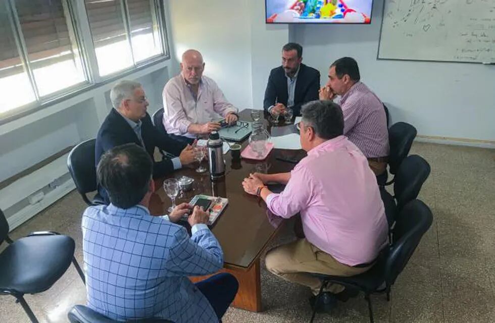 Reunion entre la empresa Gasnor y el secretario de Energía, José Ascarate
