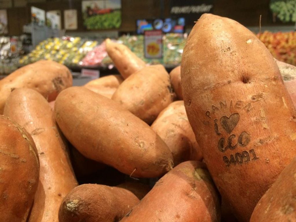 La batata fue el único producto almenticio que bajó su precio. Crédito: AP Photo/James Brooks.