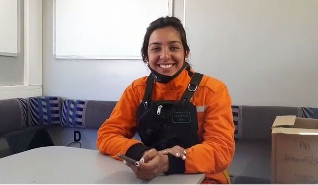 Agustina Pavón, la Bombera Voluntaria del Cuartel de La Cumbre y dueña de una reciente historia de gran mérito. (Foto: Cadena 3).