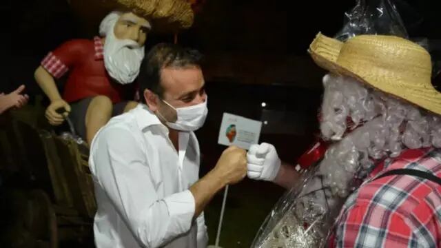 Fiesta de la Navidad en Alem: el gobernador inauguró el paseo a cielo abierto