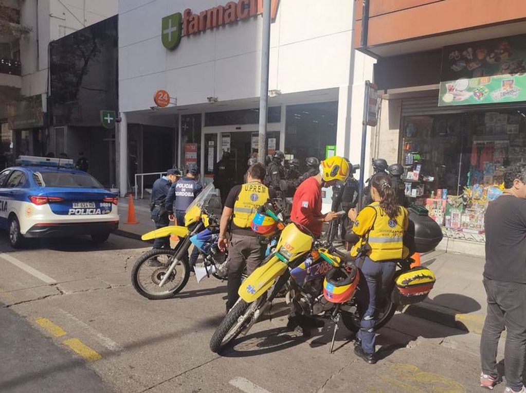 Hay cortes de tránsito por el suceso de tensión en el centro de Córdoba.