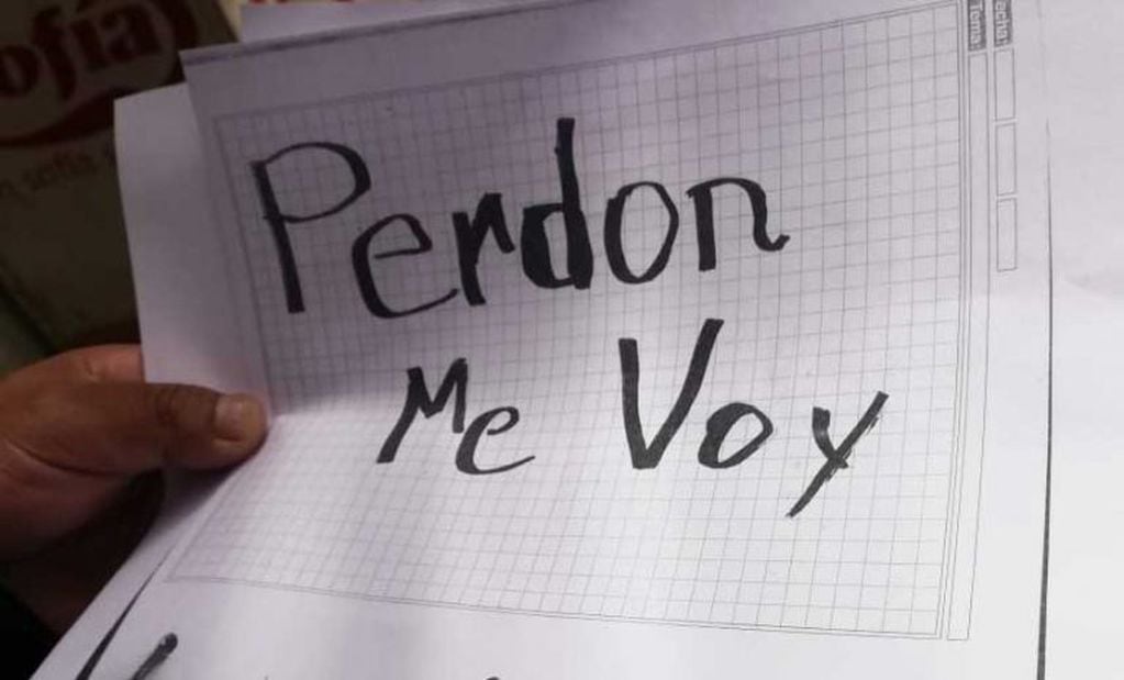 La carta que el joven boliviano dejó a sus padres antes de huir con todo el dinero (Foto: Edwin Apaza).