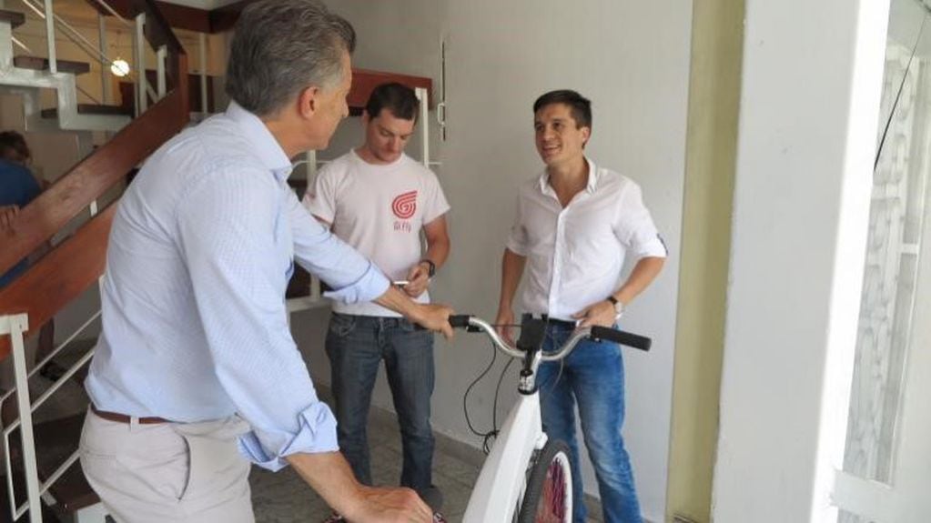 Mauricio Macri con un emprendedor cordobés.