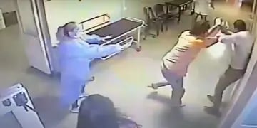 Imagen de las cámaras del Hospital Sayago en el momento de la agresión a Julio Niz.