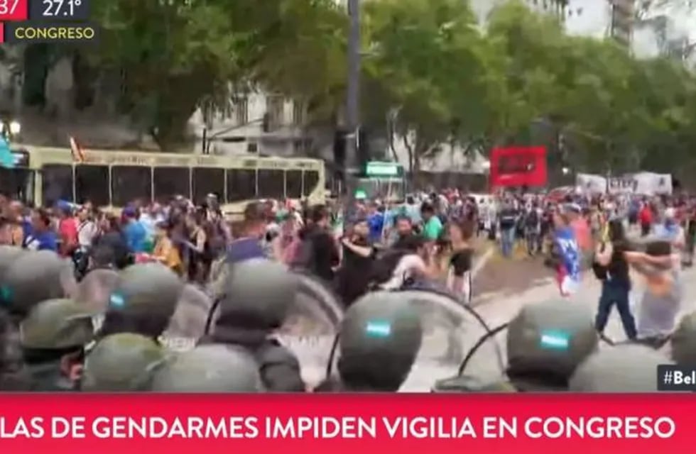 Caos de tránsito en la 9 de Julio por protestas contra las reformas de Macri.