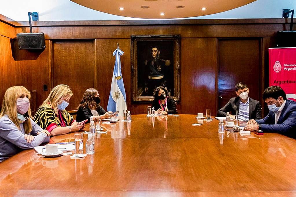 El Gobernador Gustavo Melella mantuvo un encuentro con los Gobernadores de la Patagonia y la Ministra de Salud de Nación para evaluar la situación epidemiológica de la región.