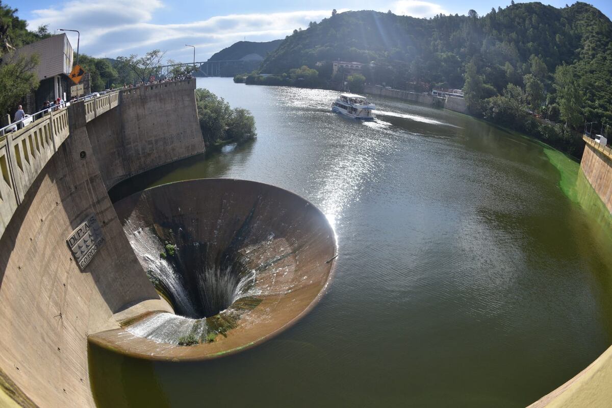 Luego de meses con intensa sequía, el dique San Roque alcanzó el nivel ...