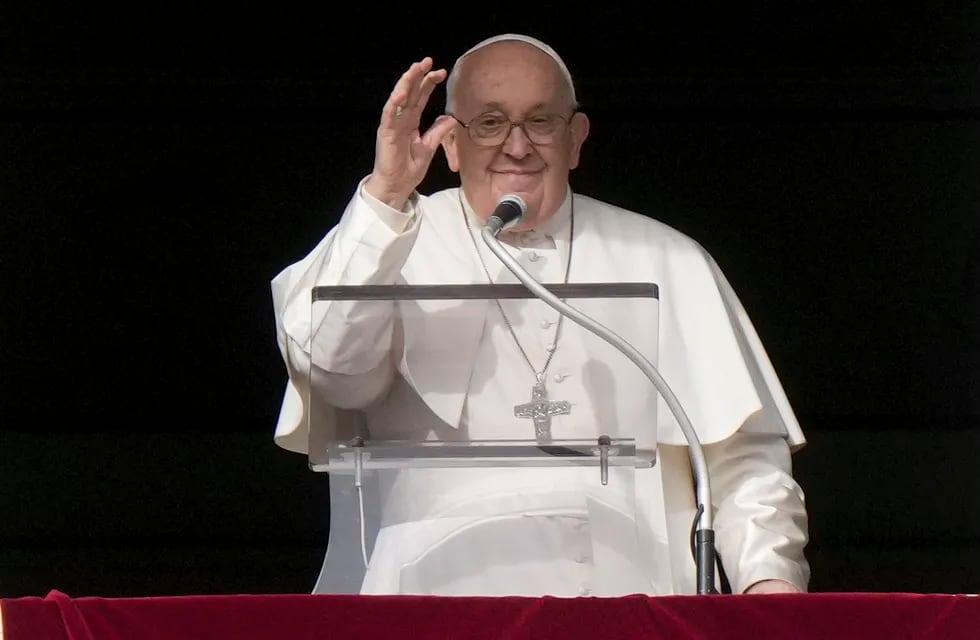 El Papa Francisco advirtió que muchos conflictos “en vez de extinguirse con el diálogo, se alimentan de noticias falsas”.