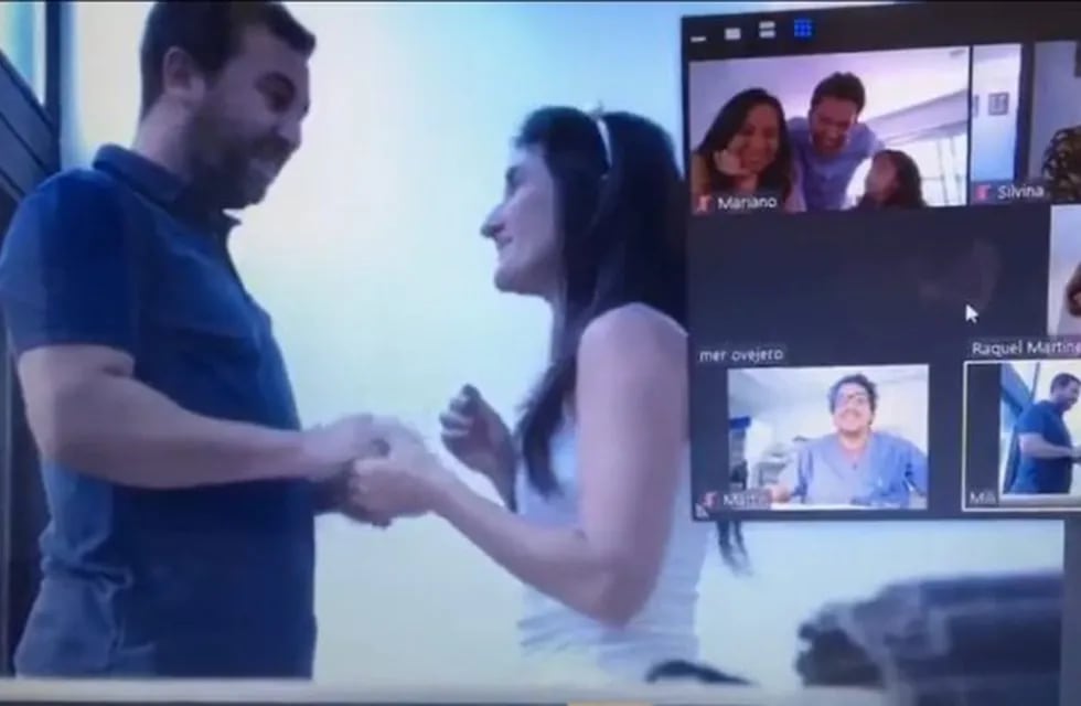 Salteña celebró su casamiento de forma virtual (Youtube)