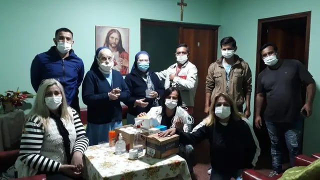 La jornada de concientización del COVID-19 en Iguazú terminó con donaciones a un hogar de ancianos