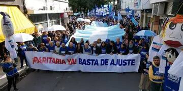 Marcha de docentes en Santa Fe