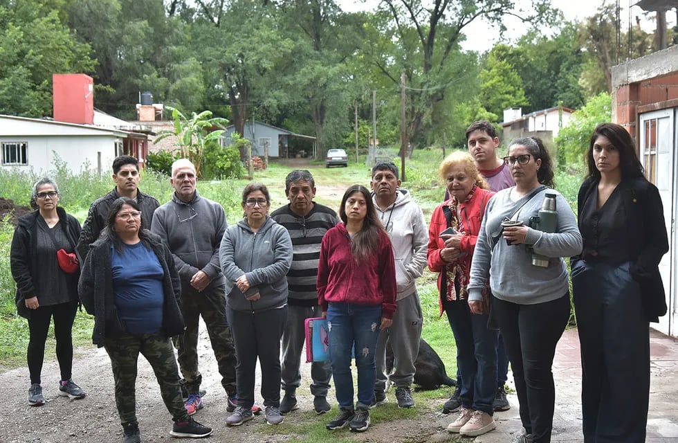 Vecinos de Villa Rivera Indarte, Córdoba, reclaman por ser estafados por la venta de terrenos.