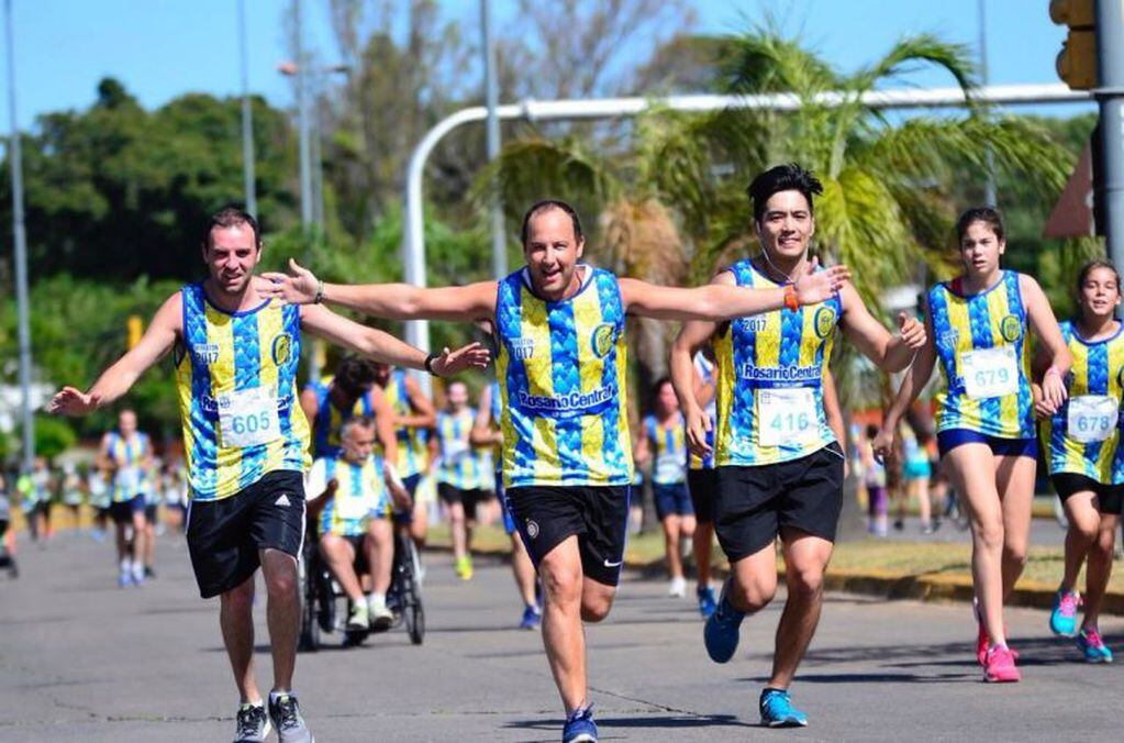 Hinchas y socios canallas disfrutaron de un nuevo maratón en la costa rosarina