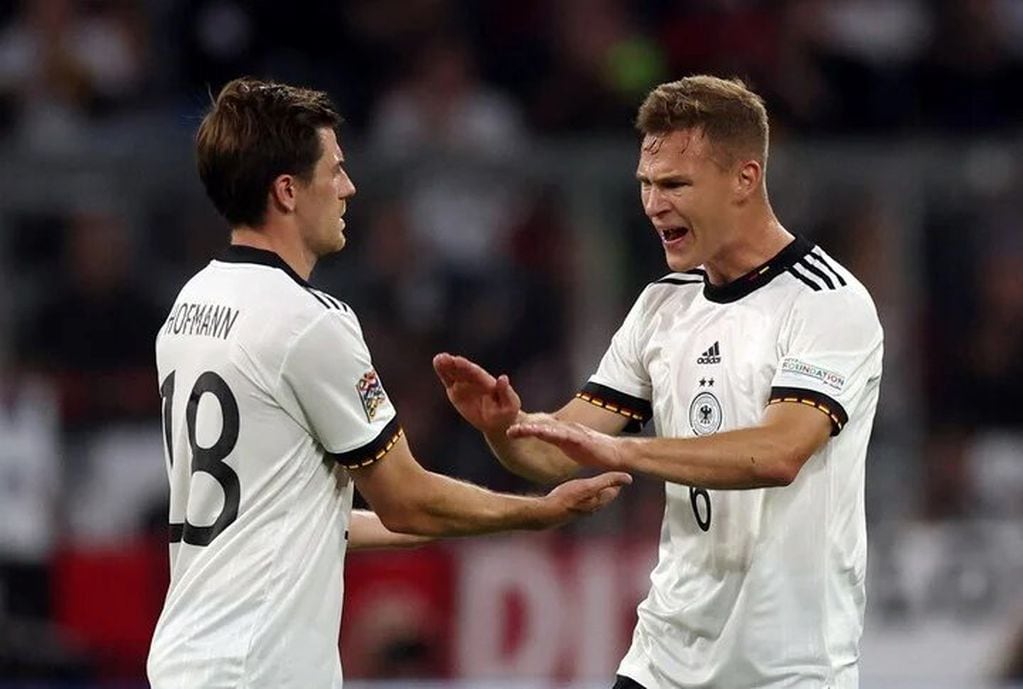 Alemania se enfrentó a Inglaterra e igualó 1 a 1 en Munich.