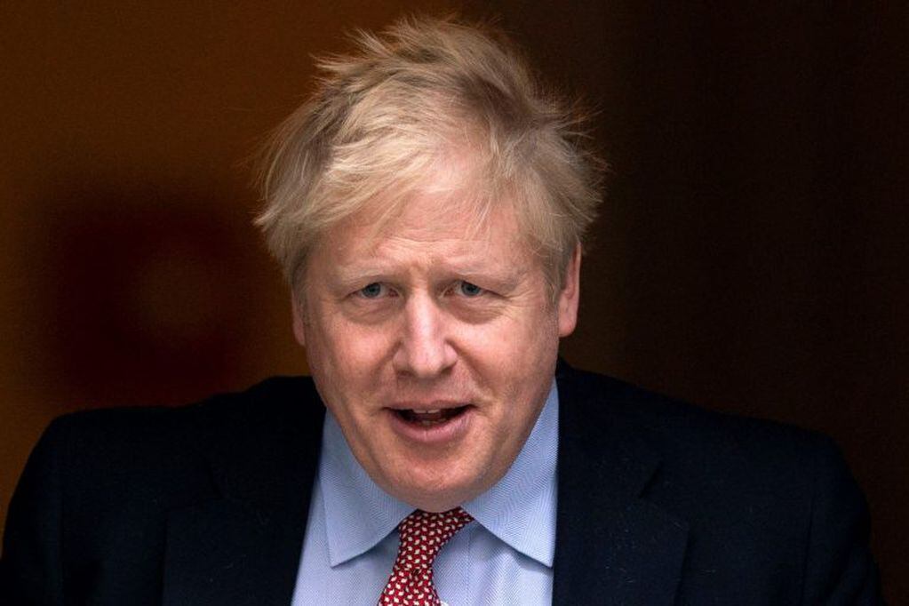 London (United Kingdom), 25/03/2020.- (FILE) British Prime Minister Boris Johnson leaves 10 Downing Street for Prime Minister Questions (PMQs) in the House of Commons, in Central London, Britain, 25 March 2020 (reissued 05 April 2020). According to reports on 05 April 2020, British Prime Minister Boris Johnson was admitted to hospital ten days after being tested positive for coronavirus Covid-19. (Reino Unido, Londres) EFE/EPA/WILL OLIVER *** Local Caption *** 55980687