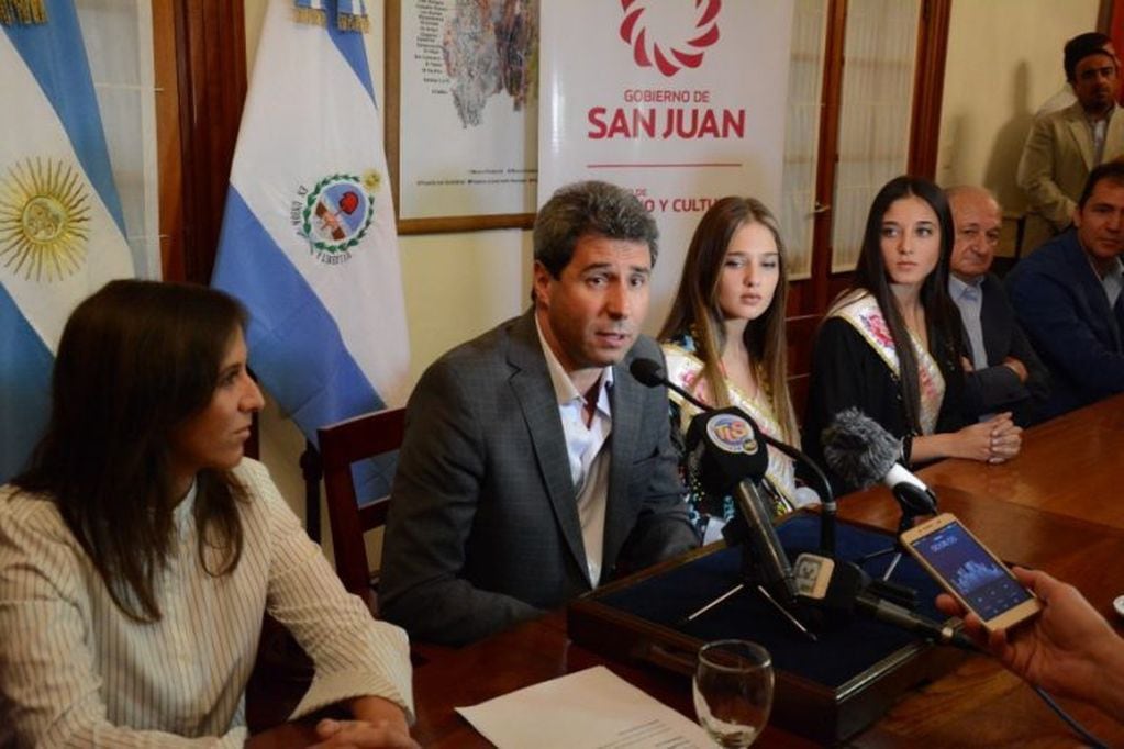 El gobernador Sergio Uñac y la ministra de Turismo, Claudia Grynszpan, hicieron el anuncio.