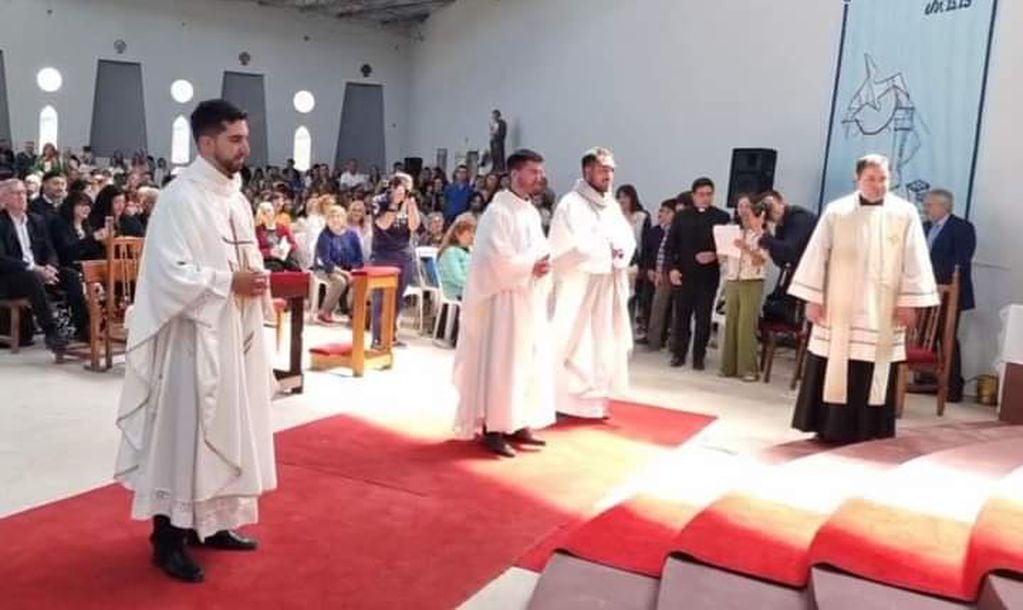 Tres jóvenes fueron ordenados sacerdotes en Punta Alta