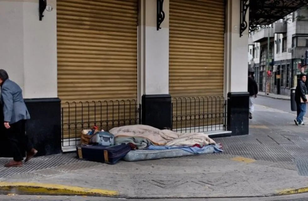 Ola de frío en Buenos Aires: cómo ayudar a alguien en situación de calle