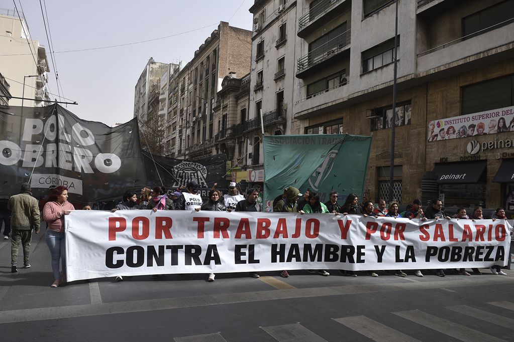 Las protestas de las organizaciones sociales. Foto: Ramiro Pereyra/La Voz.