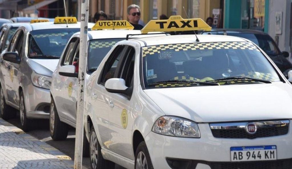 Aumento de los precios de la bajada de bandera de taxis