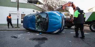 Tres personas resultaron heridas por un increíble accidente de tránsito en Rosario