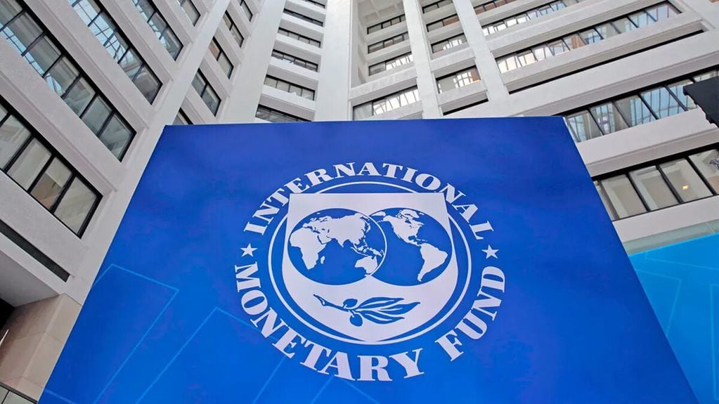 El Fondo Monetario Internacional prevé que la tasa de crecimiento para la Argentina gire en torno del 2% anual de aquí a 2027.