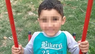 Emiliano Messa tenía 2 años. Fue ultimado a golpes por sus cuidadores: su madre y el novio de ella. Ambos están detenidos.