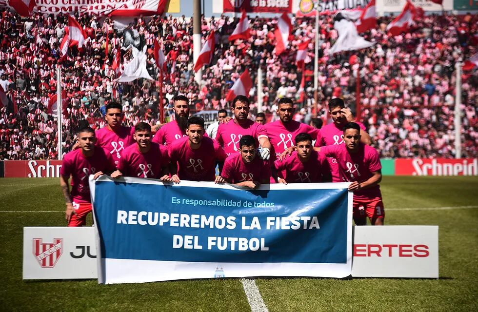 Instituto le ganó 3-1 a Deportivo Madryn y entró directamente a semifinales del Reducido (Foto Pedro Castillo).