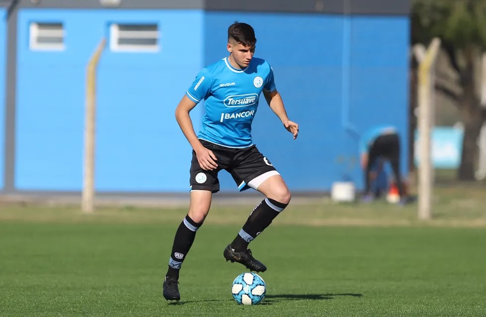 Con 20 años, Santiago Morales haría su debut este lunes en Belgrano ante Estudiantes de Río Cuarto (Prensa Belgrano).