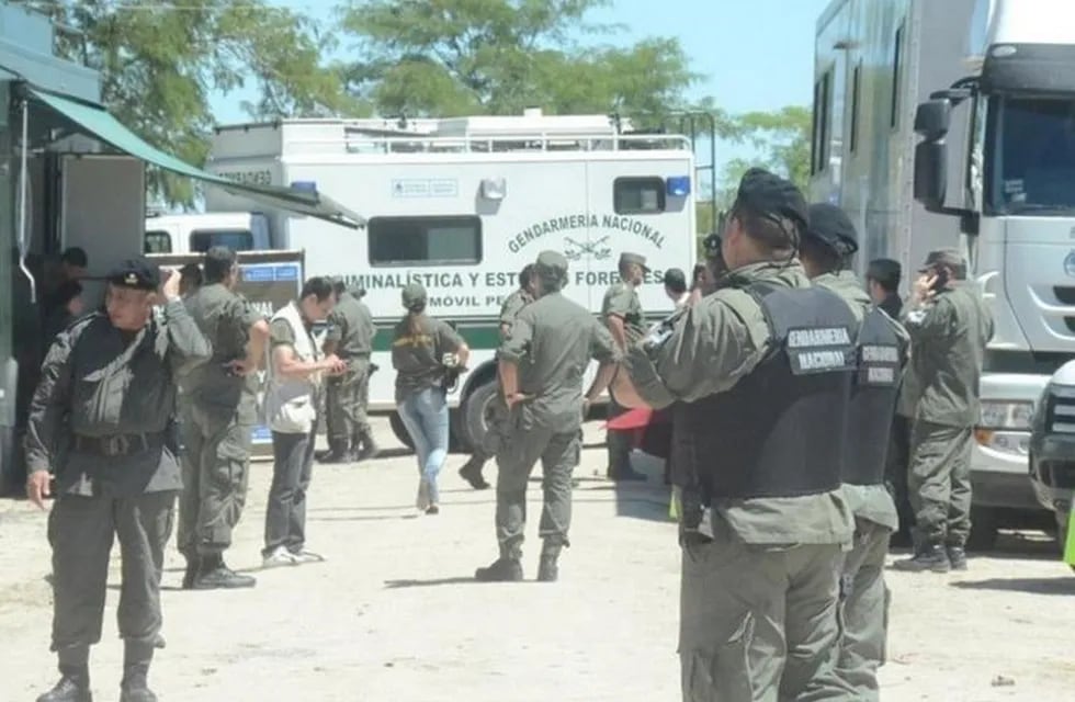 Gendarmería trasladó a los nuevos detenidos por la causa Sapucay. (Foto: Corrientes Hoy)
