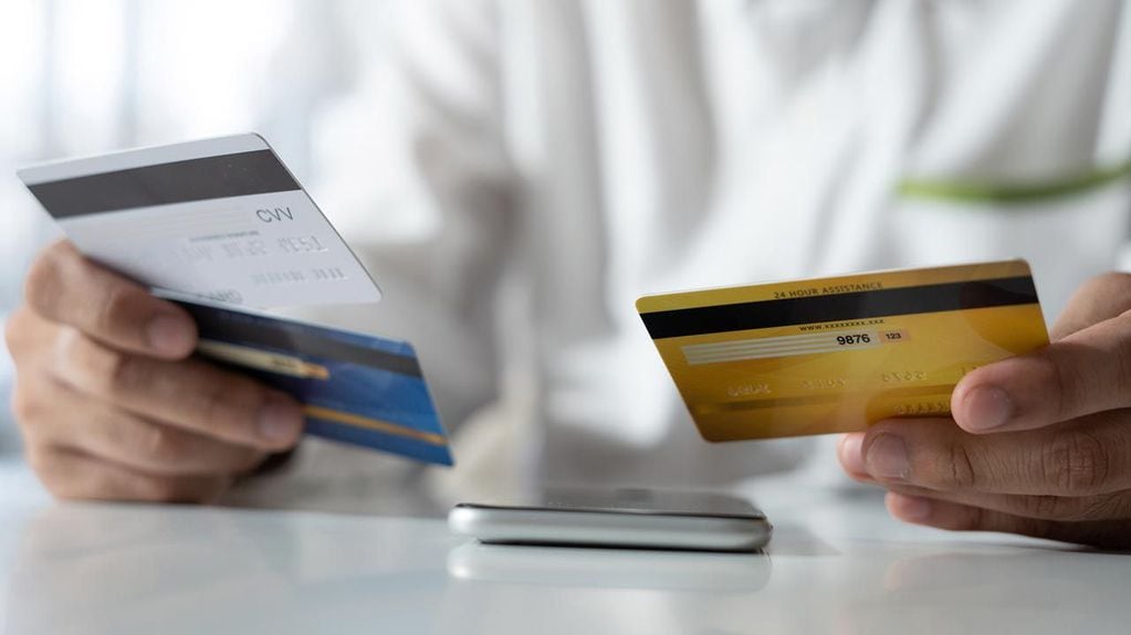 La AFIP también controlará los gastos realizados con tarjetas de crédito de los que viajen al Mundial de Qatar. Foto: Web.